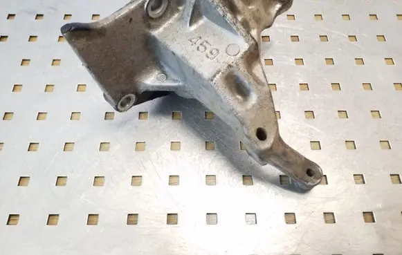 Toyota Land Cruiser (J120) Engine mounting bracket 246260459