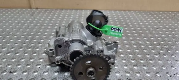 Volkswagen Golf VII Oil pump 04E115109E