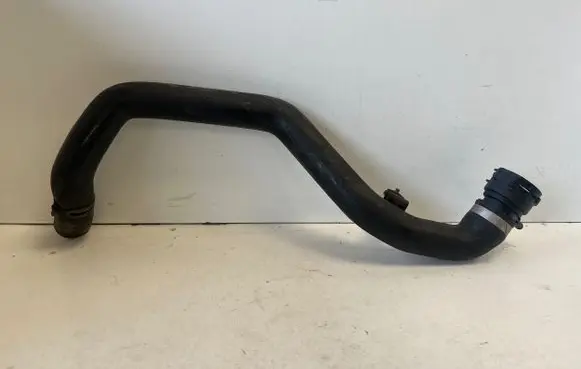Volkswagen Touareg II Engine coolant pipe/hose