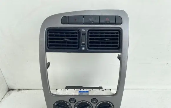 Toyota Avensis T220 Climate control unit 5590005091