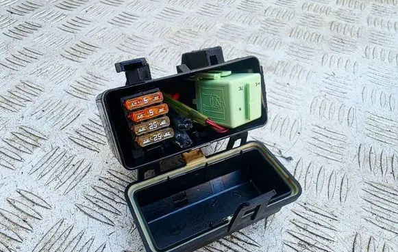 Mini One - Cooper Coupe R56 Fuse box set 2755704 61142755704