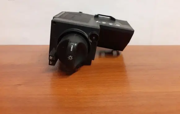 Mercedes-Benz E W210 Light switch 2105450104 5261