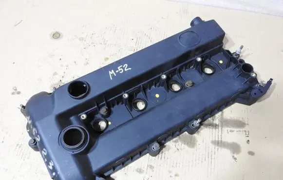 Mazda 5 Rocker cam cover L3K210210