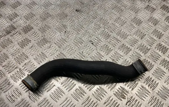 Mercedes-Benz C W204 Engine coolant pipe/hose A2045011582