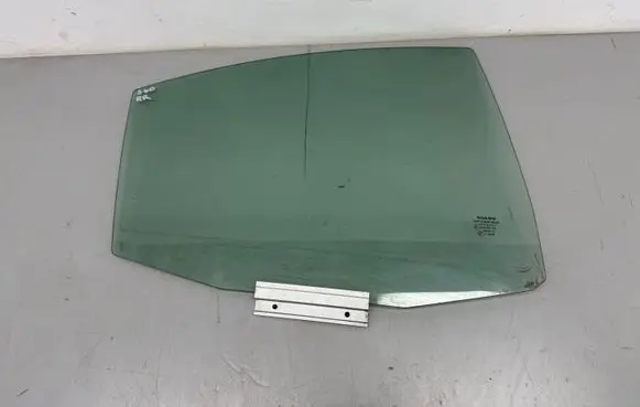 Volvo S60 Rear door window glass 43R001105 DOT57M20AS2 E000186