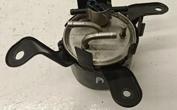 Audi A8 S8 D3 4E Fuel filter housing 
