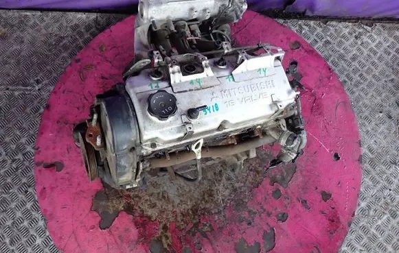 Mitsubishi Carisma Engine