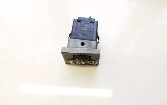 Opel Vectra C Seat heating switch 13138251