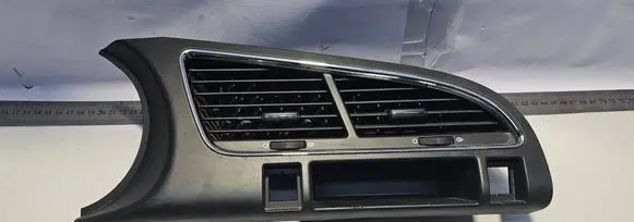 Peugeot 3008 I Dash center air vent grill 9685023677