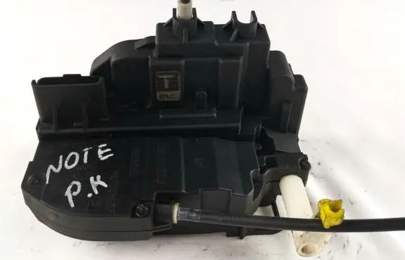 Nissan Note (E11) Front door lock