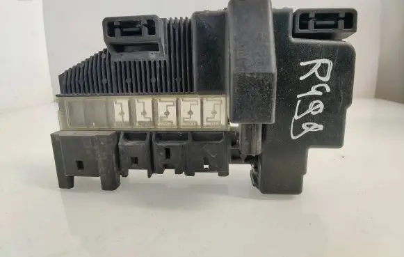 Suzuki Grand Vitara II Fuse module
