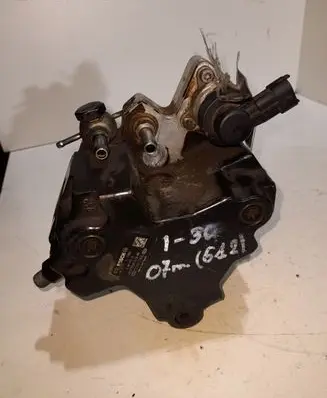 Hyundai i30 Fuel injection high pressure pump 0445010121 3310027400