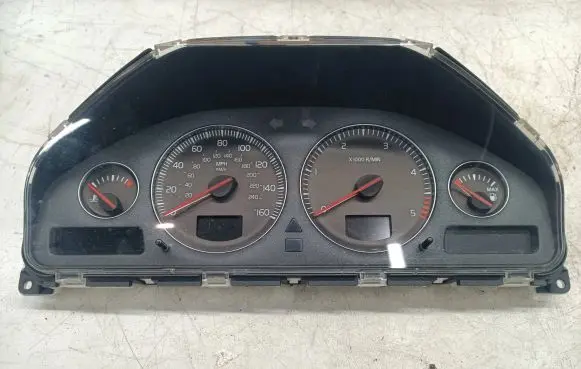 Volvo XC70 Speedometer (instrument cluster) 30746112