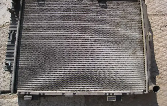 Mercedes-Benz E W210 Coolant radiator 2105000803 2105003003 2105002703