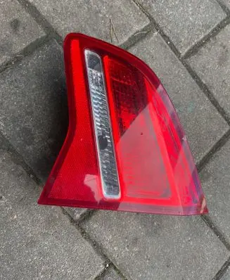 Tailgate rear/tail lights