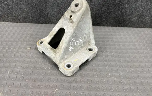 Jaguar XF X250 Engine mounting bracket 5R836037CA