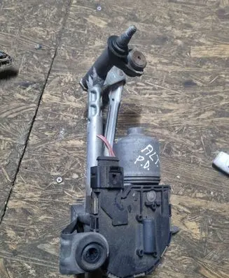 Seat Altea XL Front wiper linkage and motor 5P0955120a