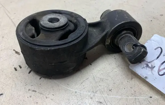 Honda Civic Engine mount bracket