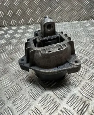 BMW 6 F12 F13 Engine mount bracket 68623513 6777371 90023513