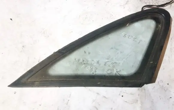 Rear vent window glass