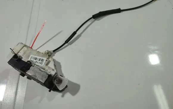 Peugeot Expert Front door lock 9681335380