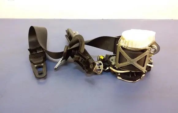 Porsche Panamera (970) Front seatbelt 97080303403