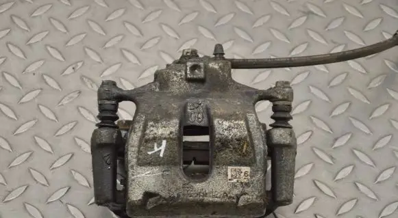 Toyota C-HR I Front brake caliper