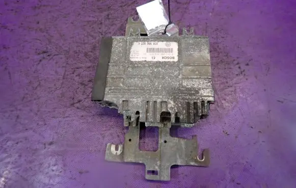 Volkswagen Polo III 6N 6N2 6NF Engine control unit/module ECU 0261203914