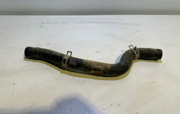Engine coolant pipe/hose