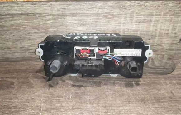 Skoda Octavia Mk2 (1Z) Climate control unit 1Z0820047D