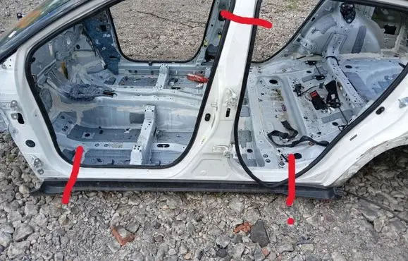 Toyota Avensis T220 Front piece kit 