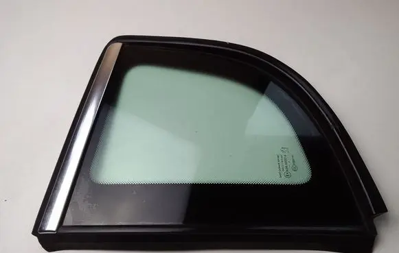 Peugeot 3008 I Rear side window 8569XG