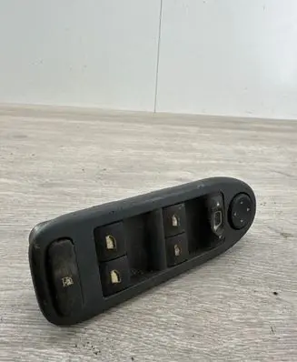 Peugeot 807 Electric window control switch 53269700 53269704
