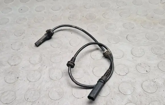 BMW X5 E70 ABS brake wheel speed sensor 6771776