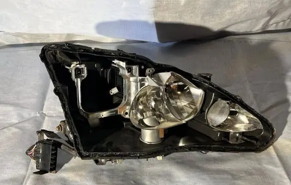 Lexus IS 220D-250-350 Headlight part 