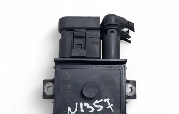 BMW 3 E90 E91 Glow plug pre-heat relay 0522120101 780120002