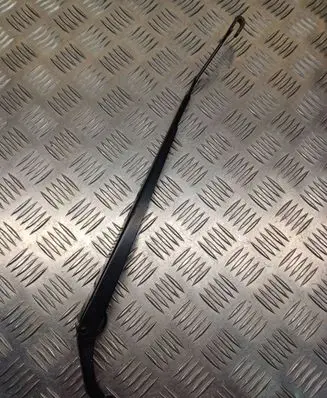 Toyota Yaris Front wiper blade arm 5765