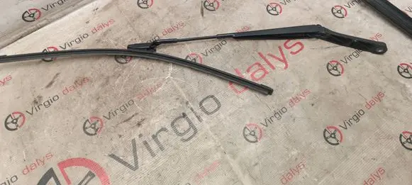 Volkswagen Golf VI Windshield/front glass wiper blade 