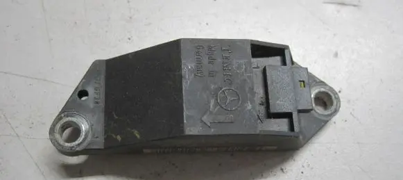 Mercedes-Benz E W211 Airbag deployment crash/impact sensor A0018209326