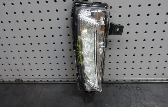Suzuki Grand Vitara II LED Daytime headlight 5QH68A816AF0