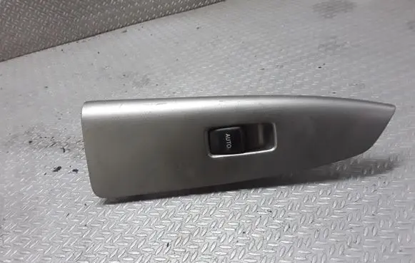 Toyota Corolla Verso E121 Electric window control switch