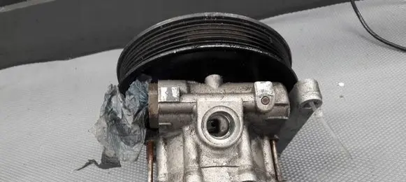 Mercedes-Benz E W210 Power steering pump 0024661001