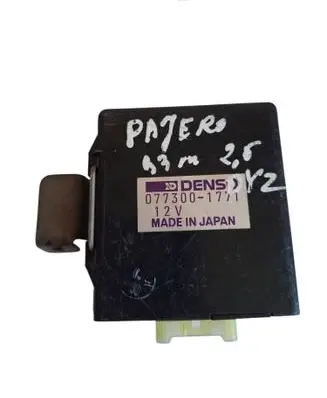 Mitsubishi Pajero Air conditioning/heating control unit 0773001771