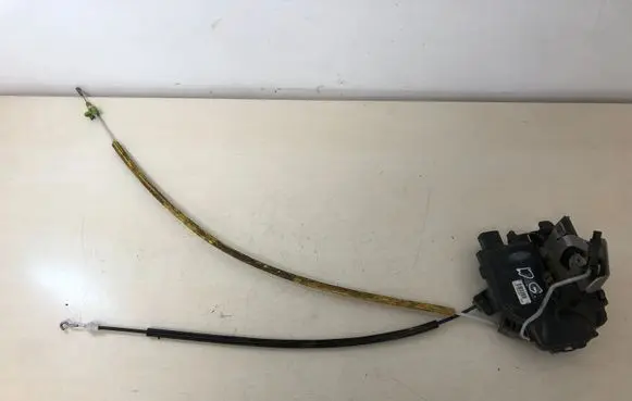 Audi A6 S6 C5 4B Rear door lock 4B0839016G