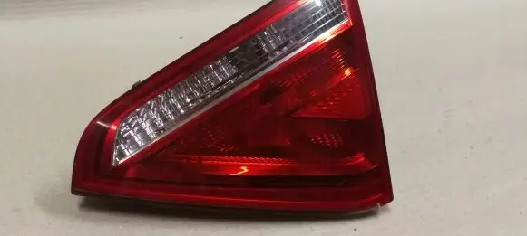 Audi A5 8T 8F Tailgate rear/tail lights 8T0945094
