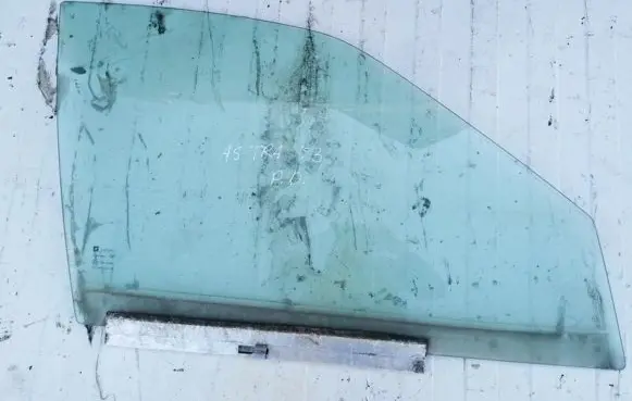 Opel Astra F Front door window glass four-door