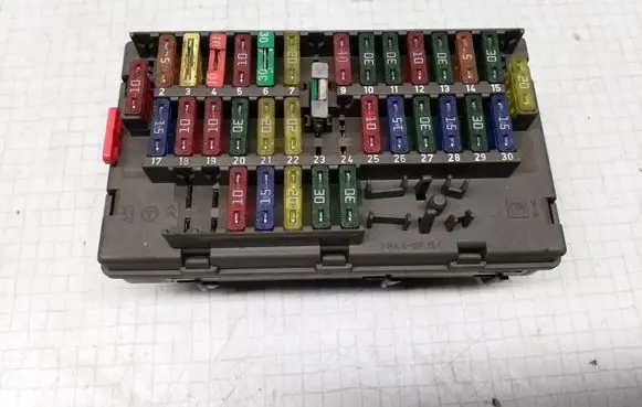Peugeot 806 Fuse module 9631527980