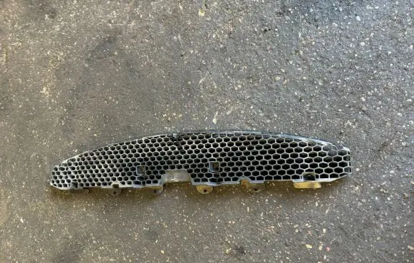 KIA Carens II Front bumper lower grill 865611D010