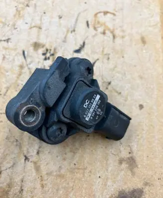 Mercedes-Benz C W204 Air pressure sensor A0071530028