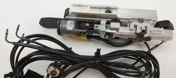 Mercedes-Benz SL R230 Convertible roof hydraulic pump A2303600335